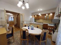 Eladó családi ház, Szegeden 199.9 M Ft, 7+1 szobás