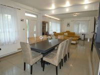 Eladó családi ház, Gödöllőn 205 M Ft, 16 szobás