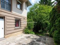 Eladó családi ház, II. kerületben 294.9 M Ft, 6 szobás