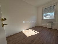 Eladó panellakás, Pécsett 44.9 M Ft, 2+1 szobás