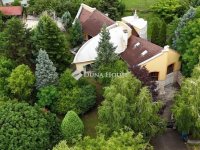 Eladó családi ház, Pécsett 120 M Ft, 6 szobás