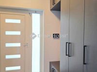 Eladó téglalakás, Pécsett 190 M Ft, 4 szobás