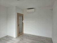 Eladó családi ház, Szekszárdon 99.999 M Ft, 3 szobás