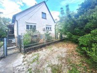 Eladó családi ház, Dunaalmáson 64.99 M Ft, 3 szobás