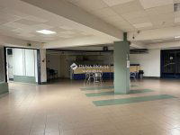 Eladó üzlethelyiség