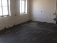 Kiadó üzlethelyiség, Kecskeméten 100 E Ft / hó, 3 szobás