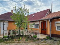 Eladó családi ház, Dunaharasztin 108.99 M Ft, 7 szobás