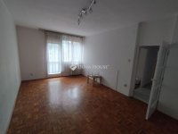 Kiadó téglalakás, albérlet, Tatabányán, Béla Király körtéren