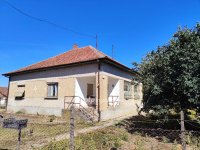 Eladó családi ház, Kenderesen 10 M Ft, 2 szobás