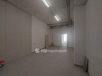 Eladó üzlethelyiség, Szigetváron 23.73 M Ft