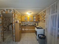 Eladó családi ház, Kiskunlacházán 44.9 M Ft, 5 szobás