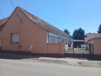 Eladó családi ház, Siklóson 21 M Ft, 4 szobás