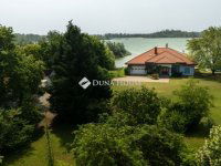Eladó nyaraló, Délegyházán 750 M Ft, 13 szobás