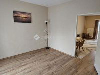 Eladó panellakás, Pécsett 47.99 M Ft, 2 szobás