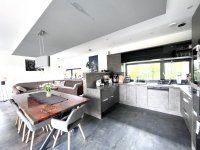 Eladó családi ház, Pécsett 149 M Ft, 5 szobás