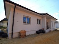 Eladó családi ház, Győrújfalun 94.99 M Ft, 4 szobás