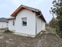 Eladó családi ház, Kiskunlacházán 76.5 M Ft, 4 szobás