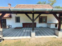 Eladó családi ház, Apcon 15.5 M Ft, 2 szobás