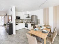 Eladó családi ház, XII. kerületben 395 M Ft, 14 szobás