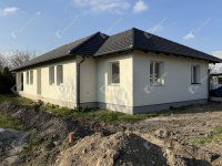 Eladó családi ház, Székesfehérvárott 119.99 M Ft, 5 szobás