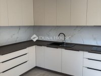 Eladó téglalakás, Kecskeméten 130 M Ft, 3 szobás