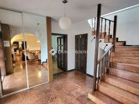 Eladó családi ház, III. kerületben 169 M Ft, 7 szobás