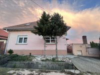 Eladó családi ház, Nyergesújfaluban 89.9 M Ft, 4 szobás