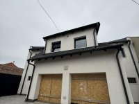 Eladó ikerház, Szolnokon 99.9 M Ft, 4 szobás