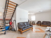 Eladó családi ház, Vecsésen 144 M Ft, 5+1 szobás