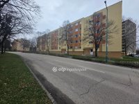 Eladó panellakás, Ajkán 41.59 M Ft, 2 szobás