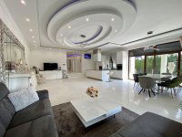 Eladó családi ház, Hévízen 320 M Ft, 6 szobás