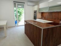 Eladó téglalakás, Komlón 33.9 M Ft, 3 szobás