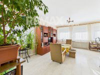 Eladó családi ház, Pécsett 69.7 M Ft, 4 szobás