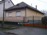 Eladó családi ház, Nagyrédén 40 M Ft, 2 szobás