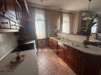 Eladó családi ház, II. kerületben 259 M Ft, 5 szobás