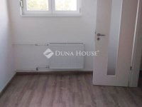 Eladó panellakás, Pécsett 62.9 M Ft, 3 szobás