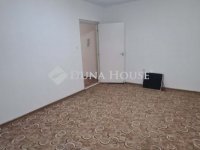 Kiadó panellakás, albérlet, Pécsett 170 E Ft / hó, 3 szobás