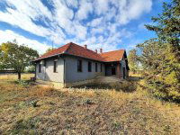 Eladó családi ház