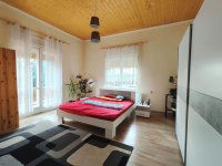 Eladó családi ház, Balatonkenesén 80 M Ft, 4 szobás