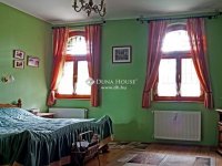 Eladó családi ház, Vácegresen 279.9 M Ft, 6 szobás