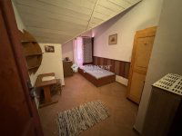 Eladó családi ház, Pilisszentlászlón 220 M Ft, 12+1 szobás