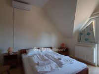 Eladó nyaraló, Balatonbogláron 265 M Ft, 8 szobás