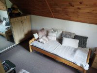 Eladó családi ház, Velencén 99 M Ft, 6 szobás