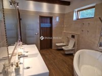 Eladó családi ház, Gombán 167 M Ft, 7 szobás