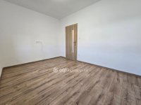 Eladó családi ház, Bébén 78 M Ft, 1+3 szobás