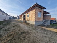 Eladó családi ház, Dunaalmáson 54.9 M Ft, 5 szobás