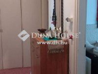 Eladó téglalakás