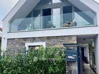 Eladó családi ház, Tihanyban 590 M Ft, 6+2 szobás