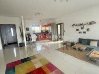 Eladó családi ház, Veszprémben 162 M Ft, 4 szobás