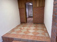 Eladó üzlethelyiség